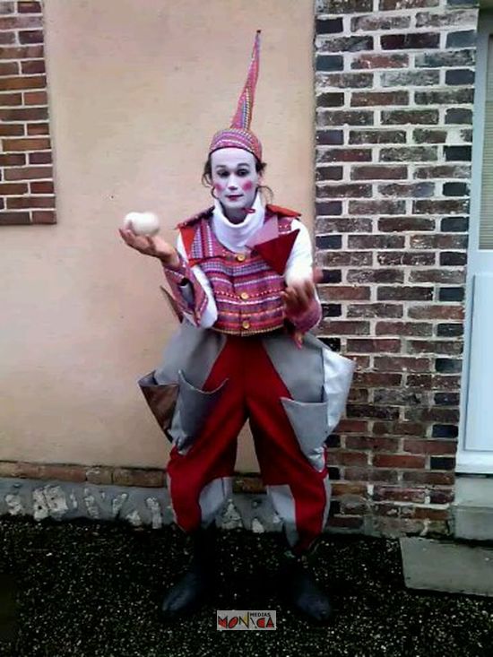 Lutin jongleur de Noël Lutin jongleur de Noël