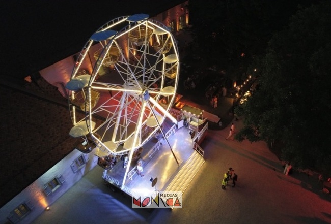 Grande roue de la Belle epoque et des annees folles