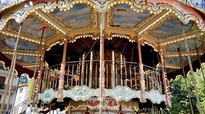 Carrousel italien a double etage a louer Carrousel italien a double etage a louer