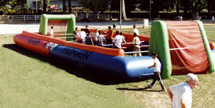 Baby foot humain gonflable 12 joueurs