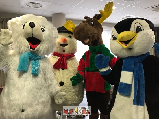 Mascottes animalieres de noel pour animation avec ours bonhomme de neige lutin renne pingouin
