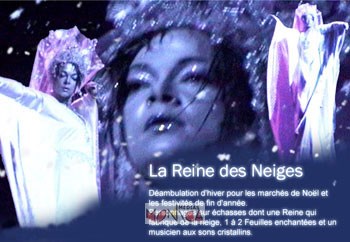 La reine des neiges est un spectacle deambulatoire d'echassiers blancs lumineux musicaux avec pyrotechnie pour nuits d'hiver et Noel