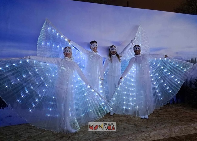 Danses en robes lumineuses blanches pour votre soiree et evenement