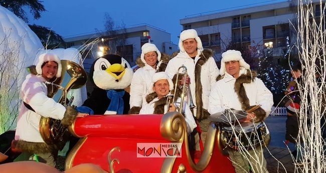 Village De Noël Animé Lumineux Et Musical Ville - Blanc