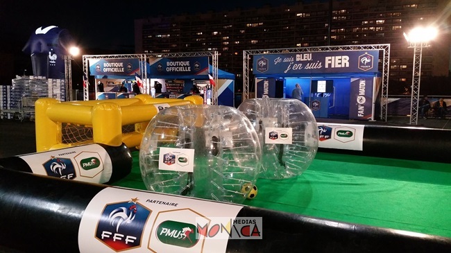 Terrain bubble foot et jeux football a louer pour fan zone