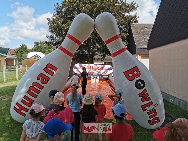 Structure gonflable bowling ballon a louer