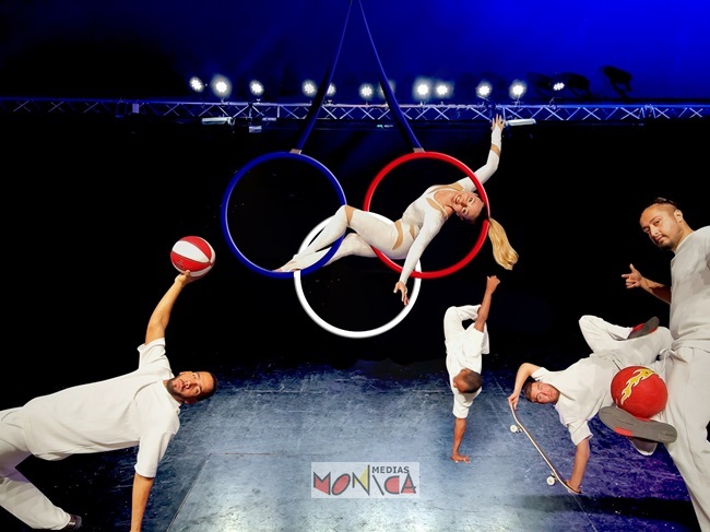 Spectacle des disciplines urbaines olympiques : breakdance foot freestyle  et anneaux