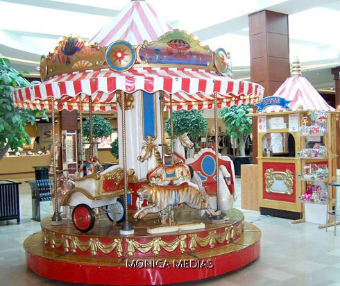 Petit manege carrousel a louer en centre commercial avec kiosque
