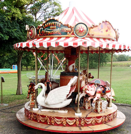 Petit manege carrousel pour enfants a louer pour fete et evenement