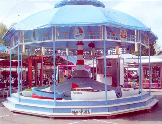 Manege du phare des petits mousses et bateaux