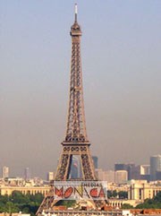 La Tour Eiffel photographiee de la Tour CIT Montparnasse a Paris