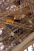 l'ascencion de la tour eiffel en toute securite