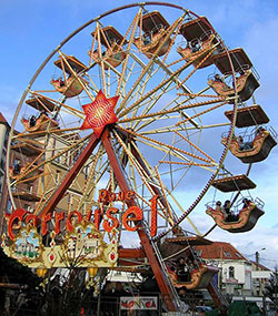 Grande roue foraine avec nacelles