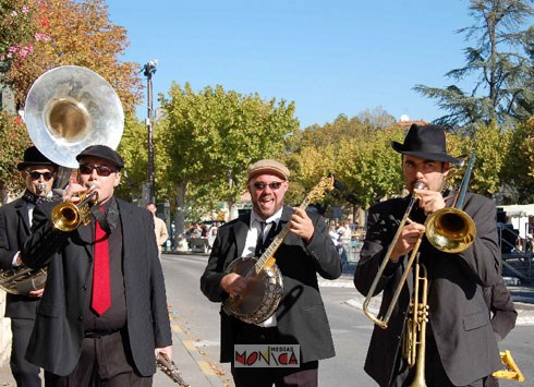 Fanfare jazz new orleans : orchestre pour défilés er parades.