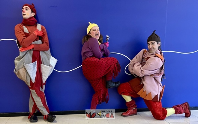 Lutins comediens de Noel en sketches et improvisation