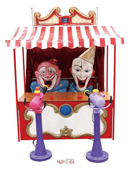 Stand forain de tir au canon des clowns du cirque