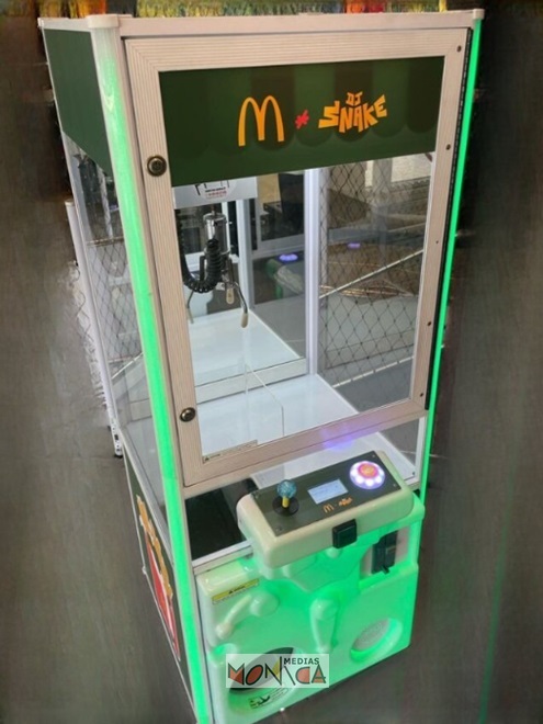 Machine a pince a louer pour pour grande surface centres commerciaux  et grands magasins