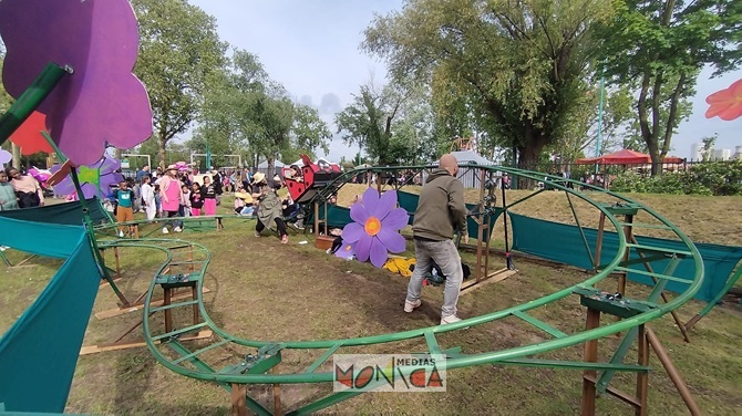 circuit de montagnes russes sur rail ecolo