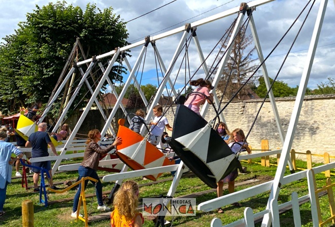 Balancoires pour fete de ville societe mariage en location