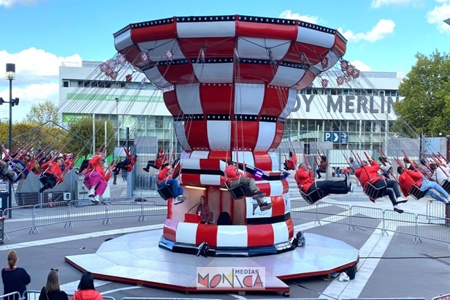 Chaises Volantes Foraines pour adultes a louer