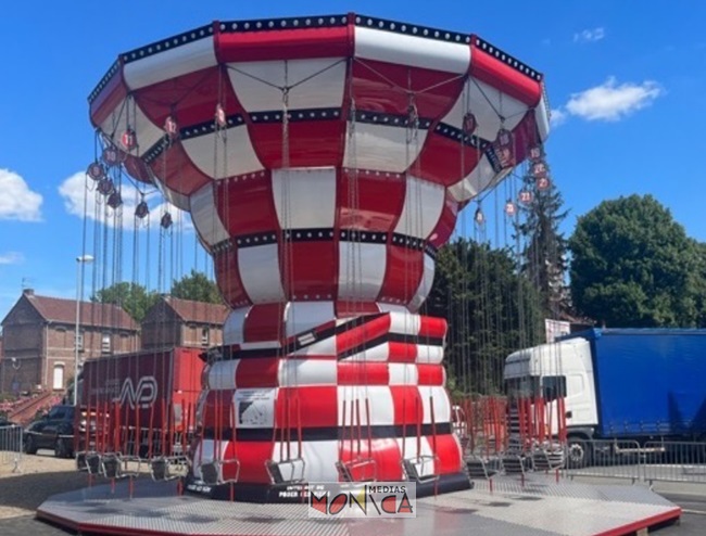 Manege des Chaises Volantes Géantes en Location