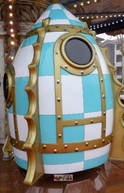 Carrousel de l'espace a louer avec fusee