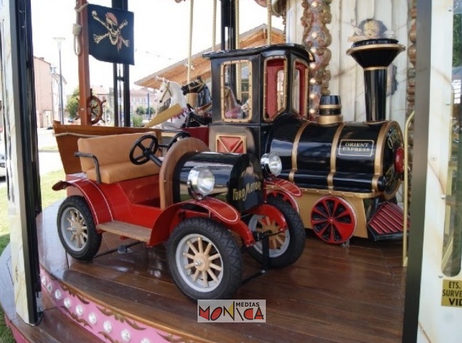 Manege carrosuel de la revolution industrielle