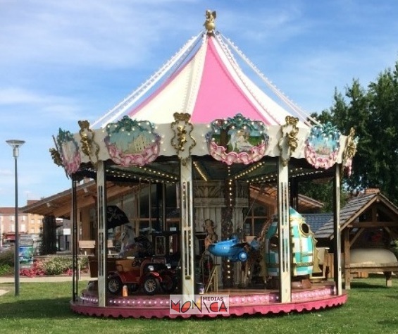 Grand carrousel Pagnol Manon Ugolin a louer