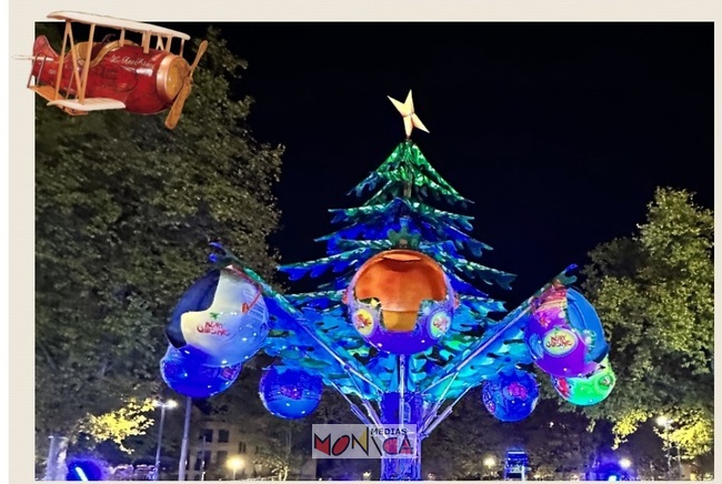 Manege du sapin etoile et boules de Noel a louer