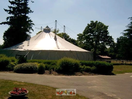 Chapiteau de cirque pour spectacle festival mariage ou diner