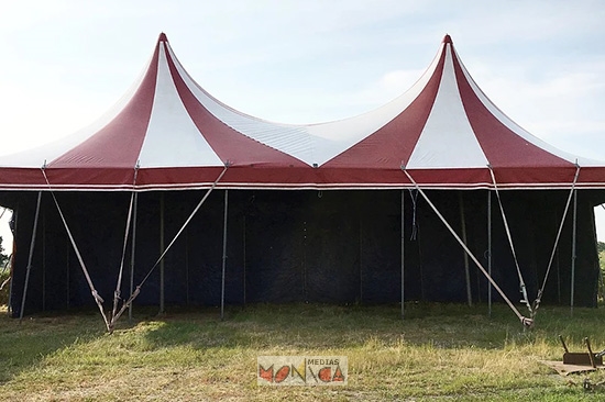 MINI CHAPITEAU TENTE BARNUM DE CIRQUE, Location Tentes Stands Chapiteaux  pour Evenement Entreprise Fete de Ville ou Particulier, Structure pour  Fête de Ville Evénementiel Entreprise Grande Surface