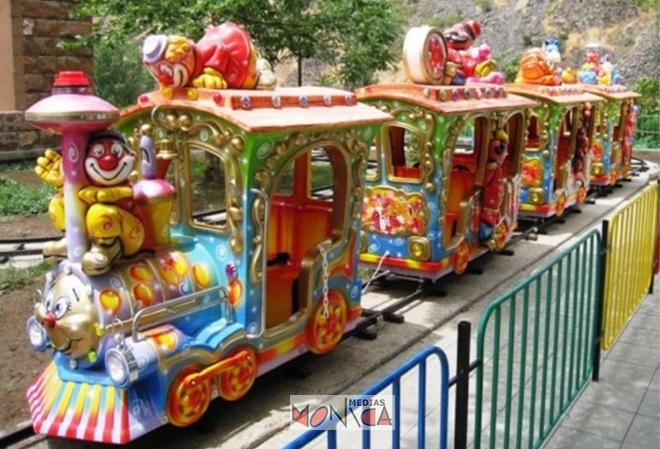 Manege du petit train lol sur rail en location