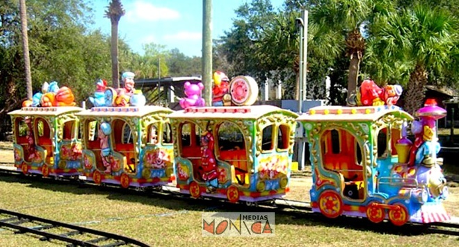 Pettit train rigolo de sclowns sur rail en location