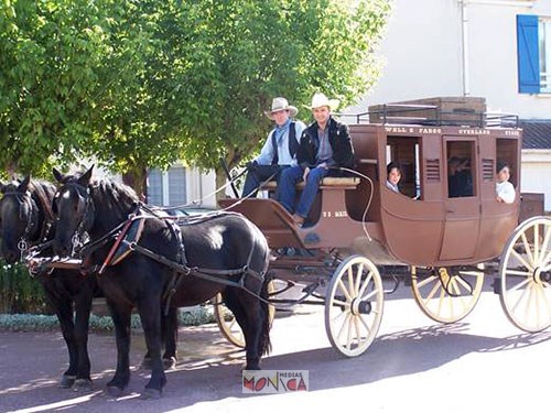 Diligence du far west en location avec equipage et attelage