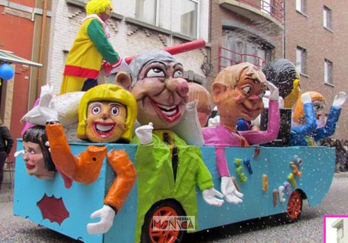 Char de carnaval en location avec clowns et canon confetti