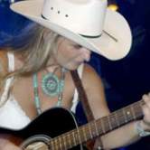 Orchestre country western avec chanteuse et line dance