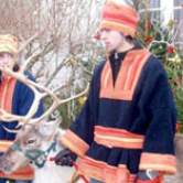 Les rennes de Noel avec leurs lapons et traineau