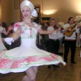 Danseuse de ballet russe en spectacle folklorique