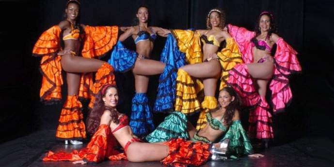 Spectacle danseuses bresiliennes carnaval rio