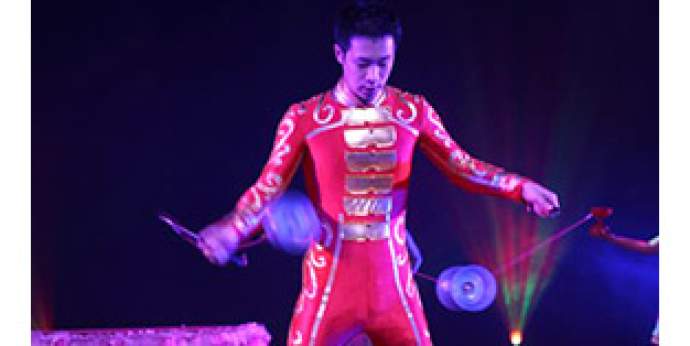 VGEBY1 Jouet de Diabolo, Jouet Chinois de Jonglerie Yoyo avec des bâtons pour Enfants Adultes Jouant à l'extérieur Jouant à des Jouets(Rouge